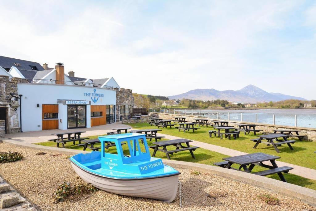 דירות Clew Bay Balcony Views - Westport Quay Apt מראה חיצוני תמונה